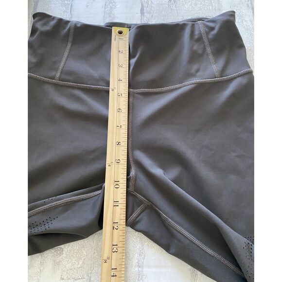 Athleta Persistence Taupe Laser Cut 7/8 High Rise Stretch Workout Leggings Sz M - Picture 6 of 10
